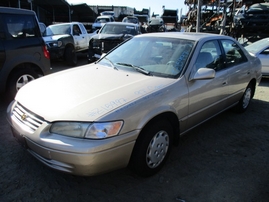 1997 TOYOTA CAMRY LE GOLD 2.2L AT Z15997